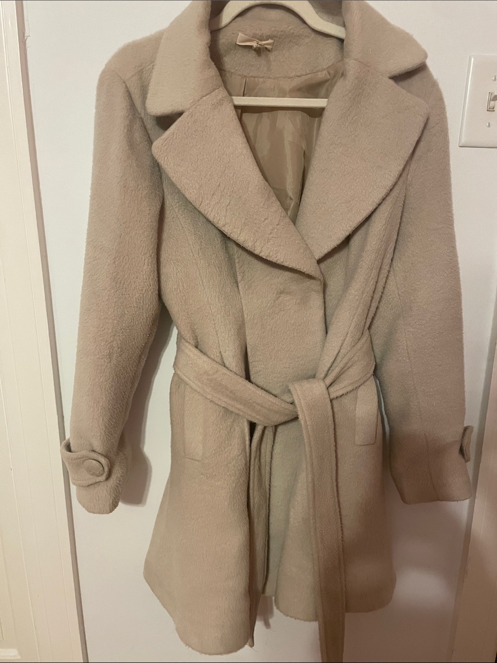Women’s Belted Coat in Winter White